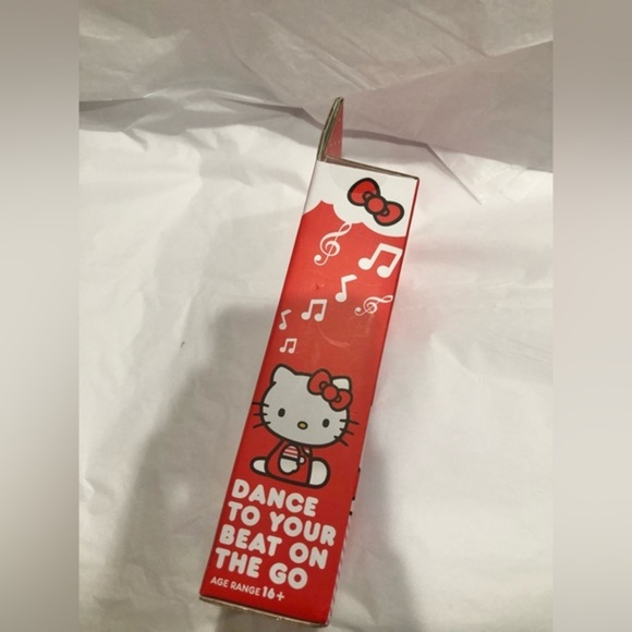 Hello Kitty‎ pink heart pattern portable bluetooth speaker brand new - Picture 3 of 5